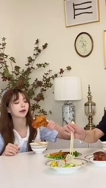 苓妹妹吃瓜,苓妹妹的瓜田奇遇记